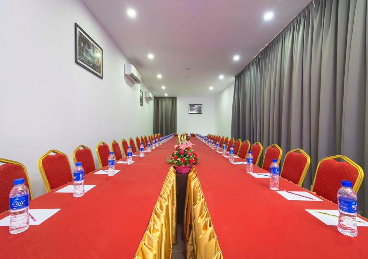 Ladear Privilege Rooms Siem Reap Bagian luar foto