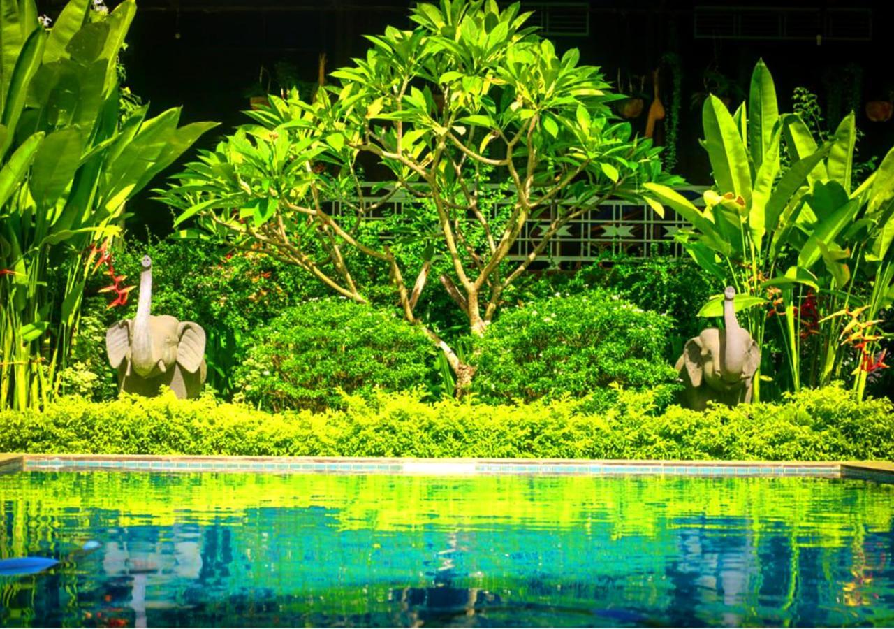 Ladear Privilege Rooms Siem Reap Bagian luar foto