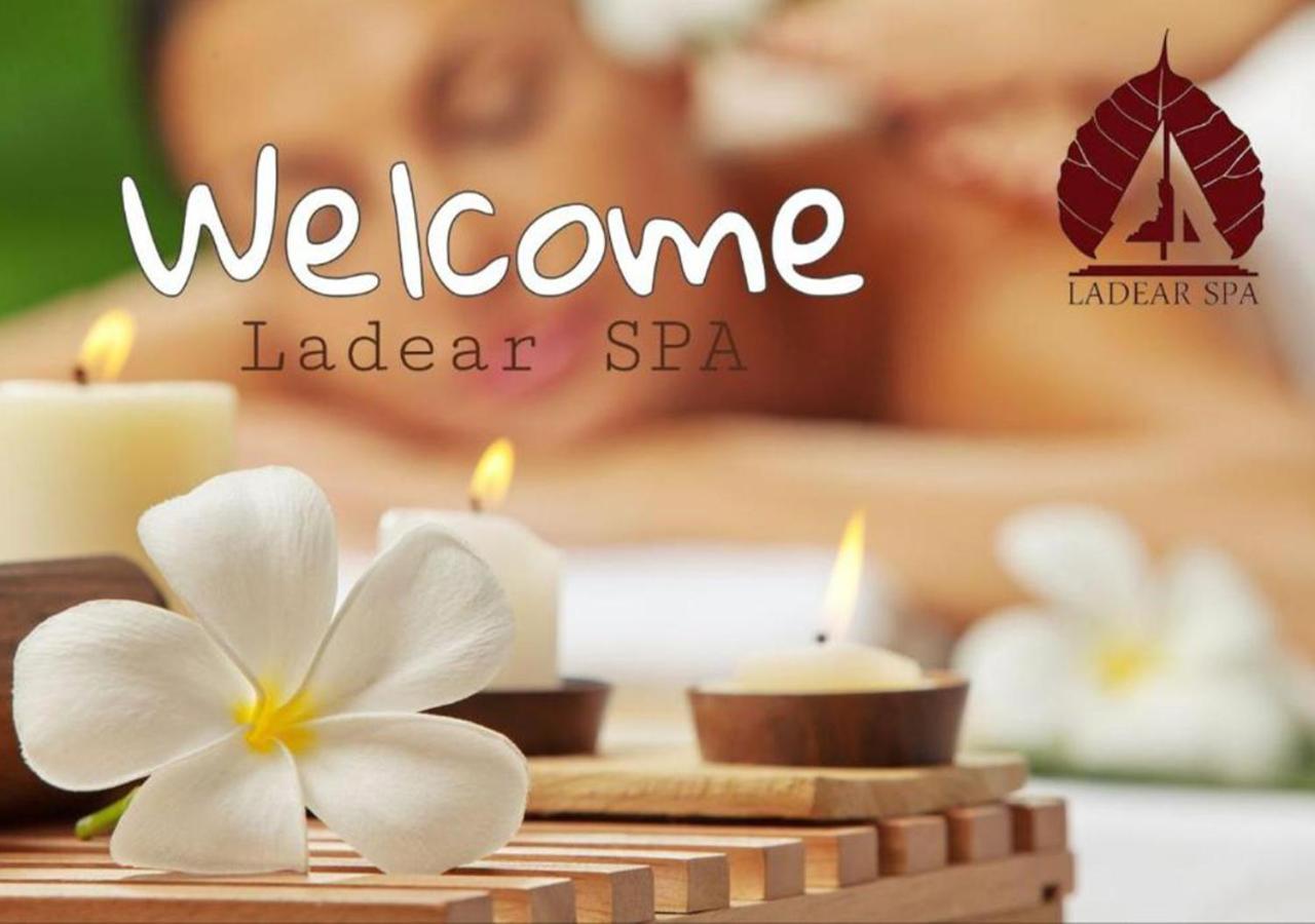 Ladear Privilege Rooms Siem Reap Bagian luar foto